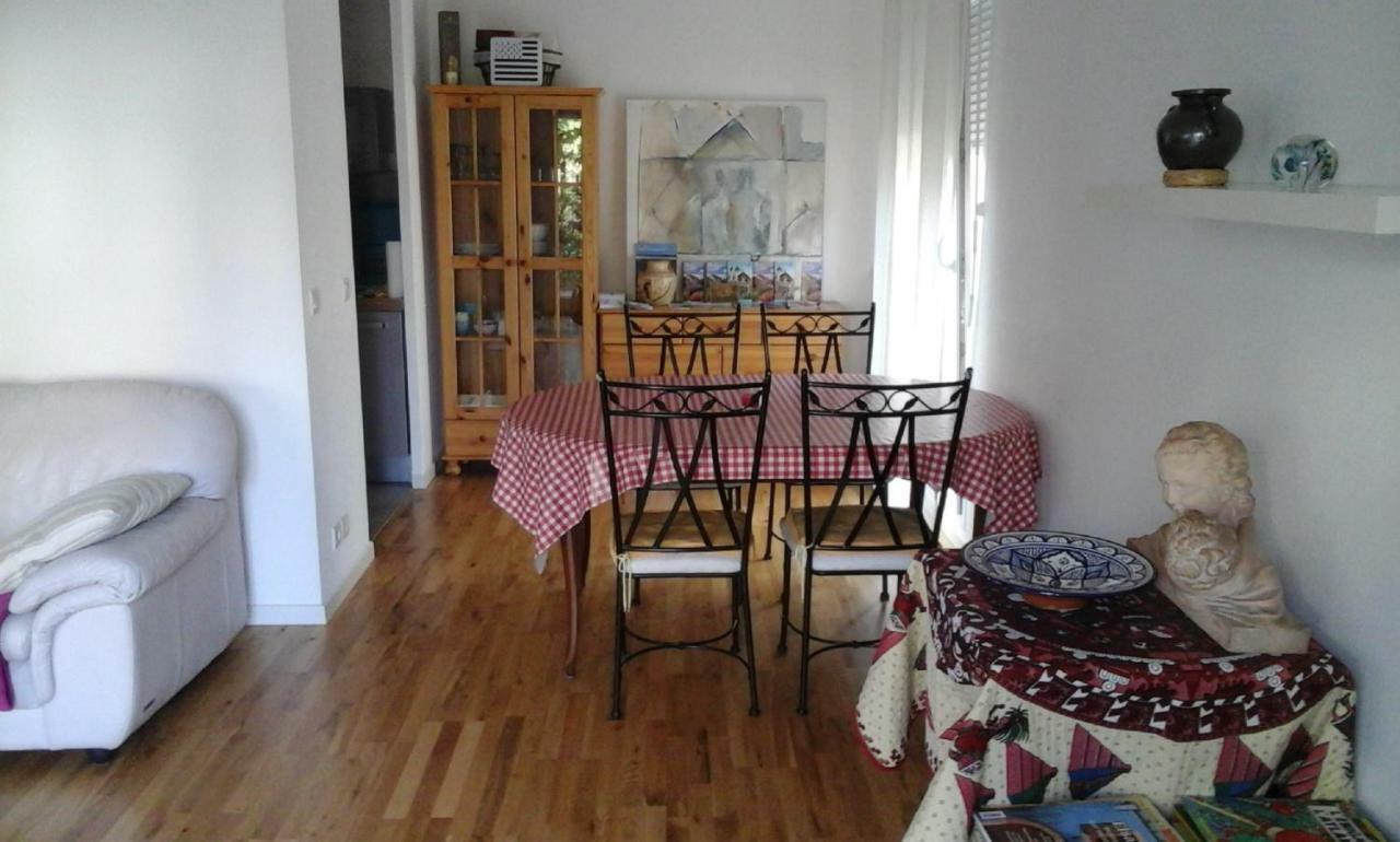 Le Parc Apartment *