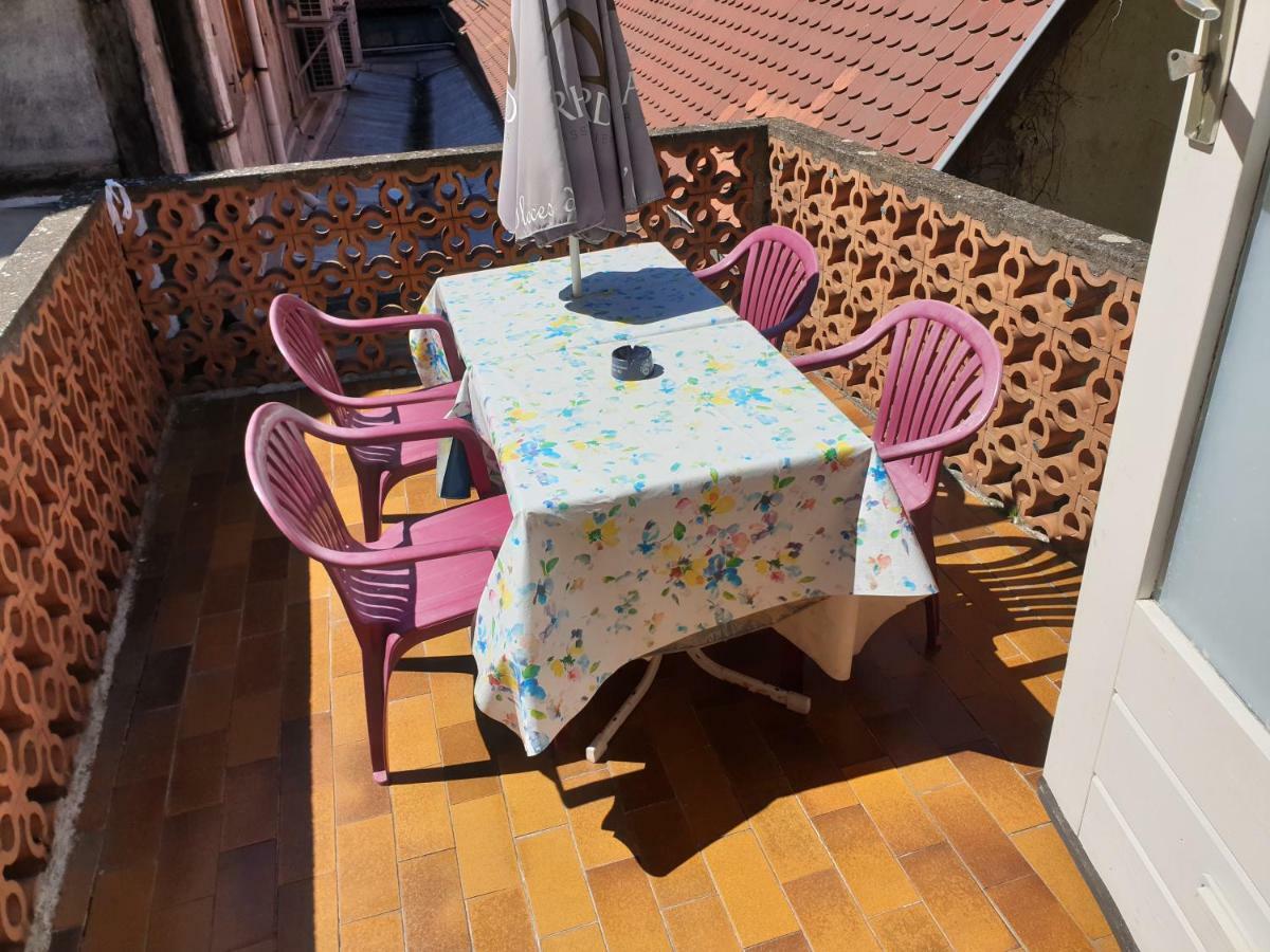 Felicita - 2nd Floor 6 People - 3rd Floor 2 People - * Colmar