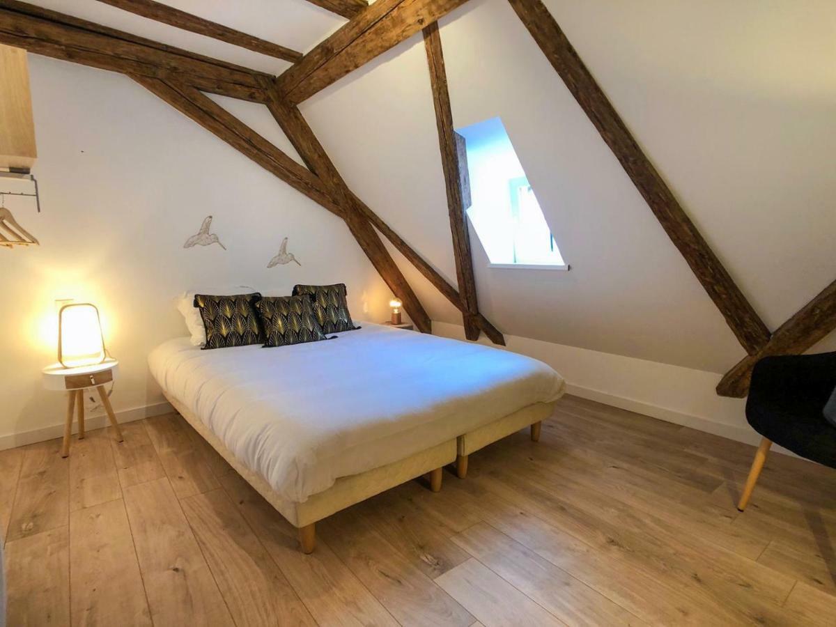 Beauty & The Beast - Old Town Cosy Apartment *