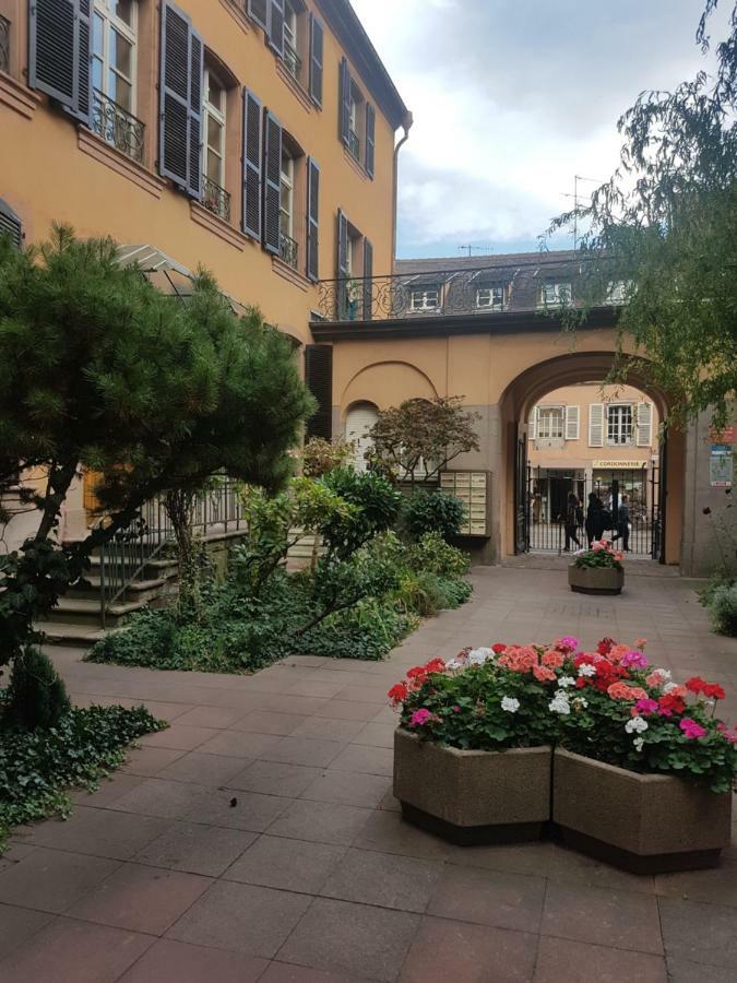 Appartement Avec Garage Centre Historique *