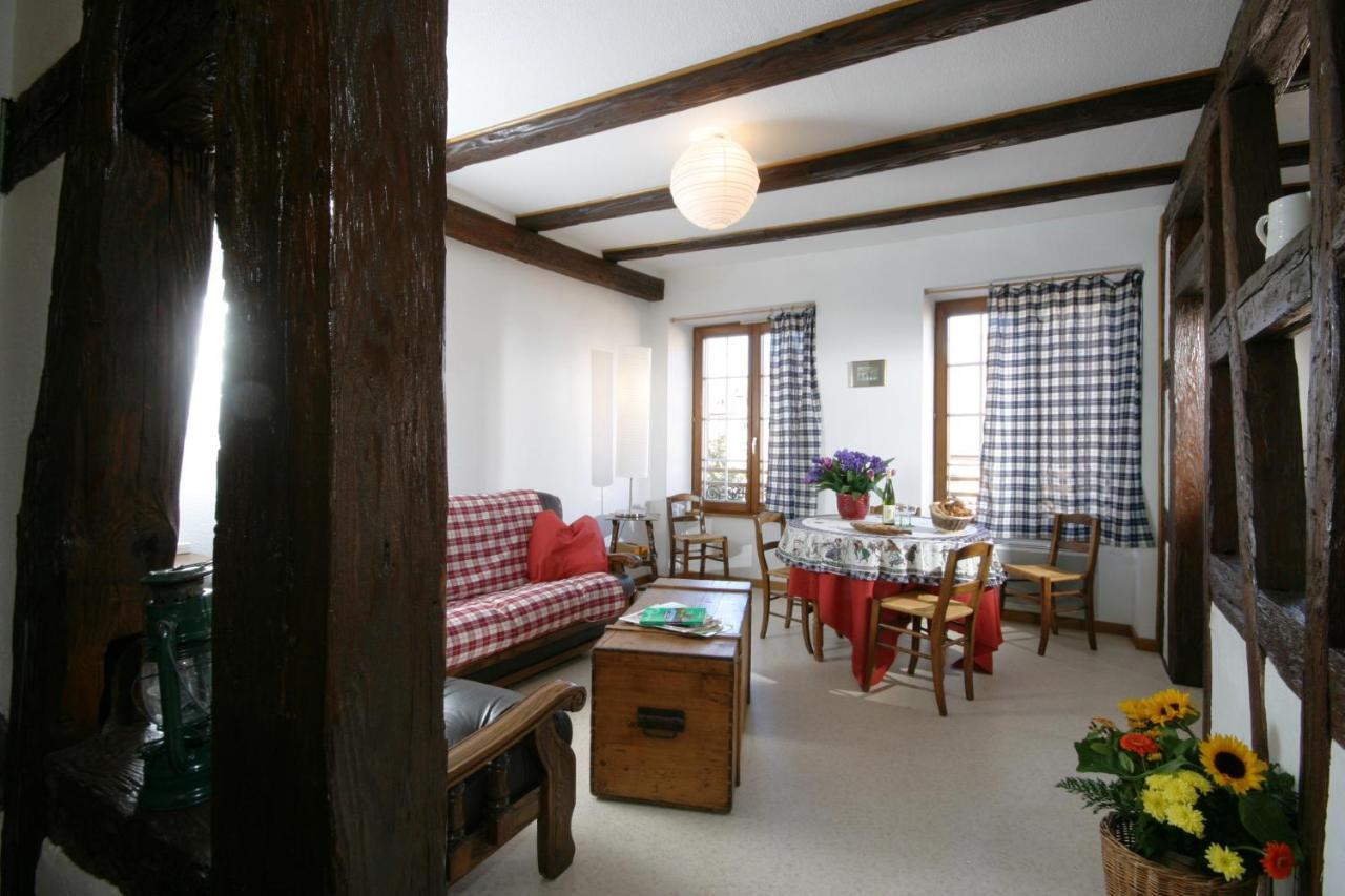 Apart' Break Apartment *