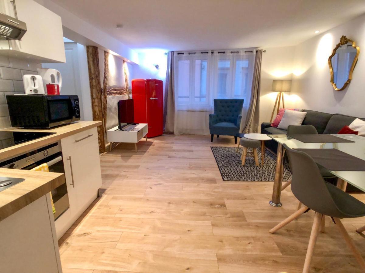 Beauty & The Beast - Old Town Cosy Apartment