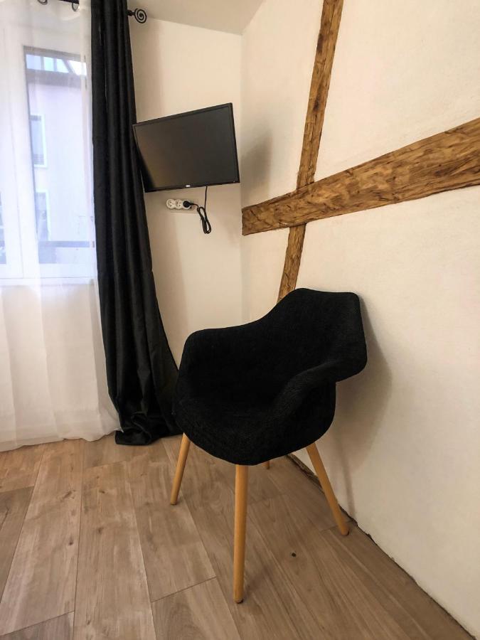 Beauty & The Beast - Old Town Cosy Apartment