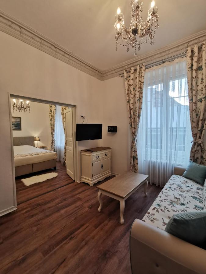 - Résidence *
